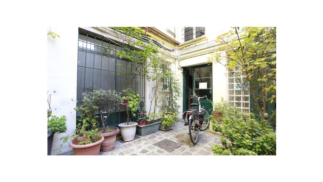 Location local 56m² à Paris 75010 Canal St Martin