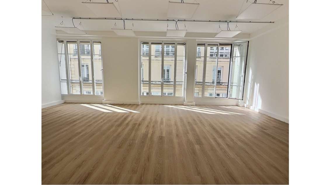 Location bureaux 90m² à Paris 10e Cité Paradis