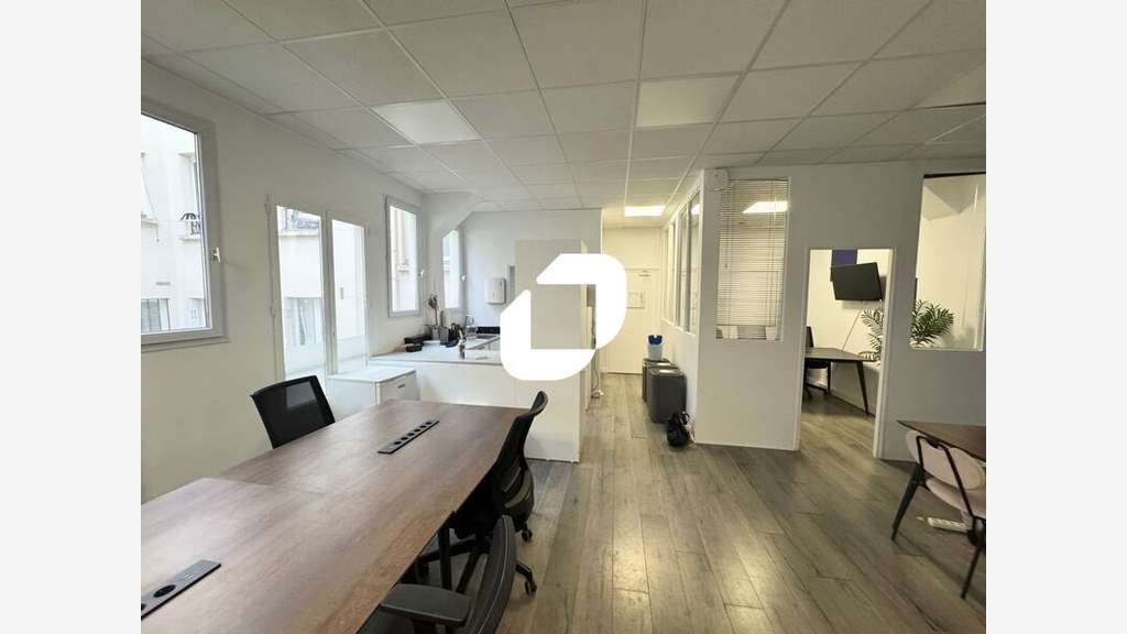 A louer Bureaux 95m² Paris