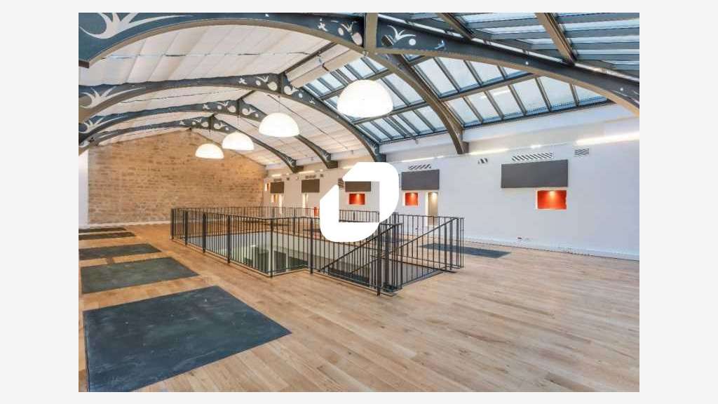 A louer Bureaux 1345m² Paris