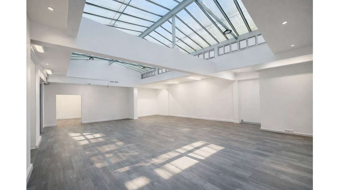 Location bureaux 300m² RDC Paris 11e