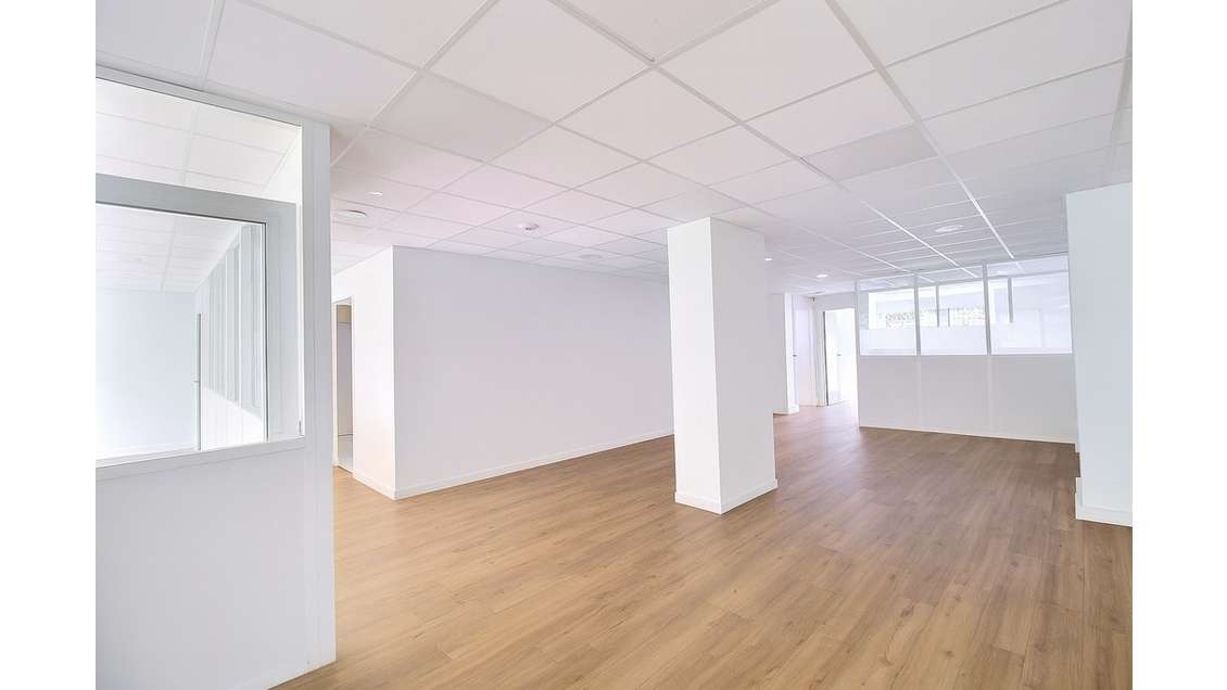 Location bureaux lumineux 178m² à Paris 11ème