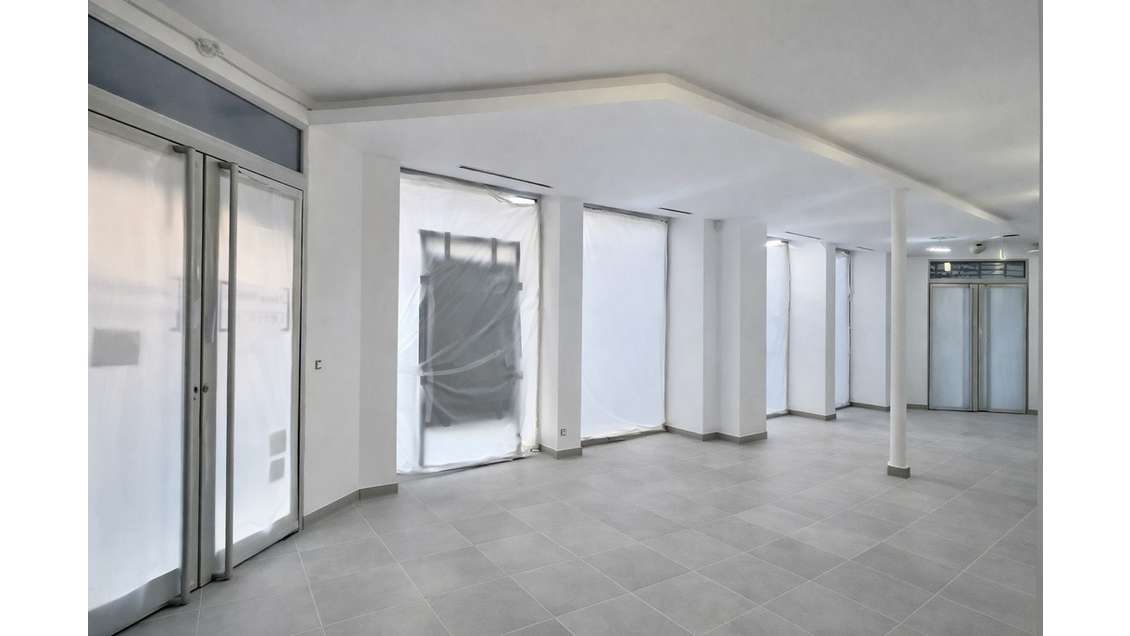 Location local 200m² quartier animé Paris 11ème