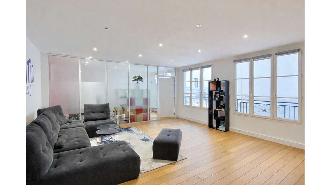 Location bureaux lumineux de 90m² à Paris 75011