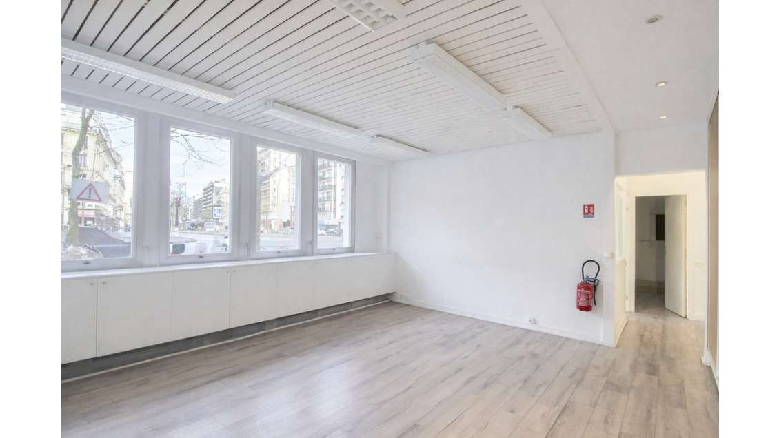 Location bureaux de 104m² à Paris 75012