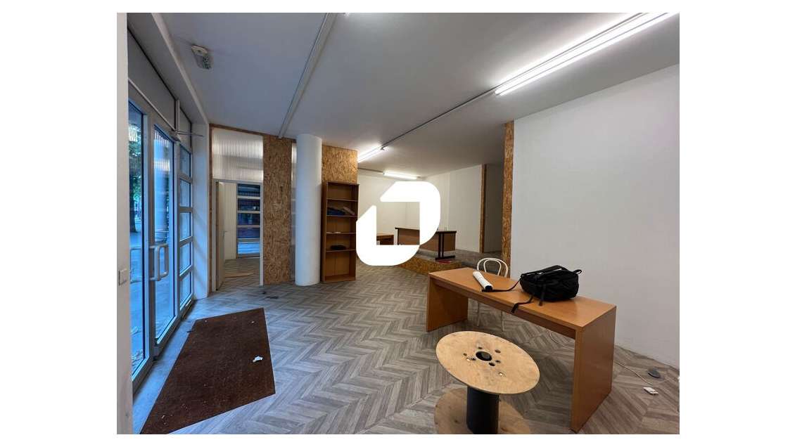 A louer Bureaux 84m² Paris