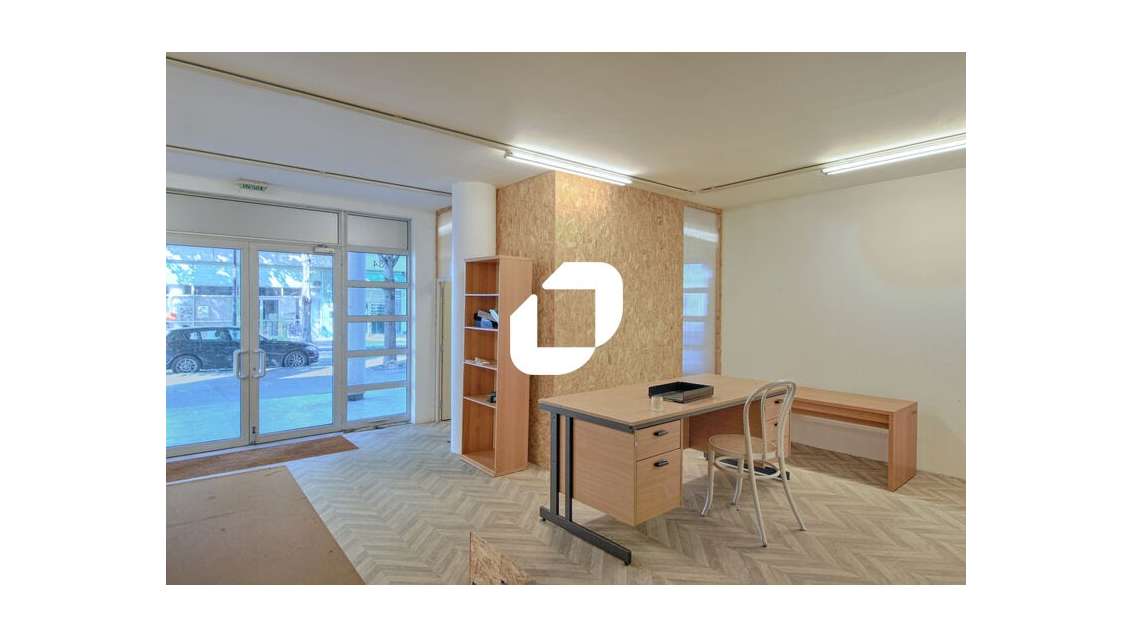 A louer Bureaux 84m² Paris