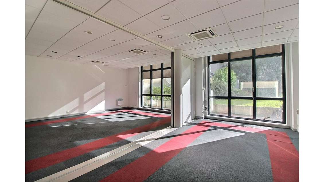 Location bureaux lumineux à Paris 14e 