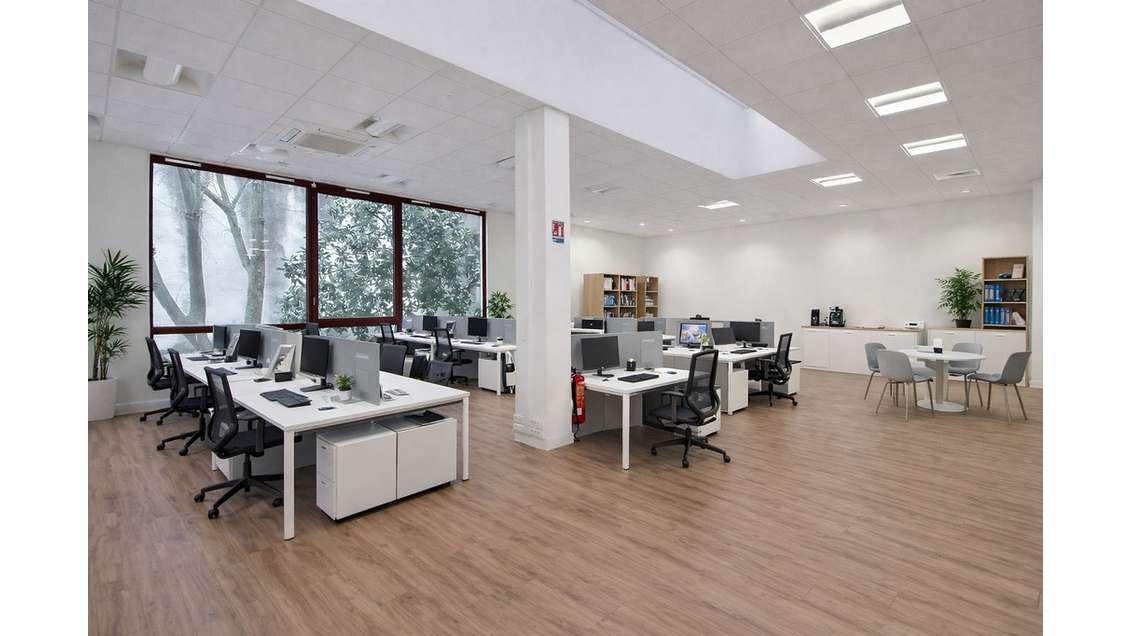 Location bureaux lumineux à Paris 14e Pernety