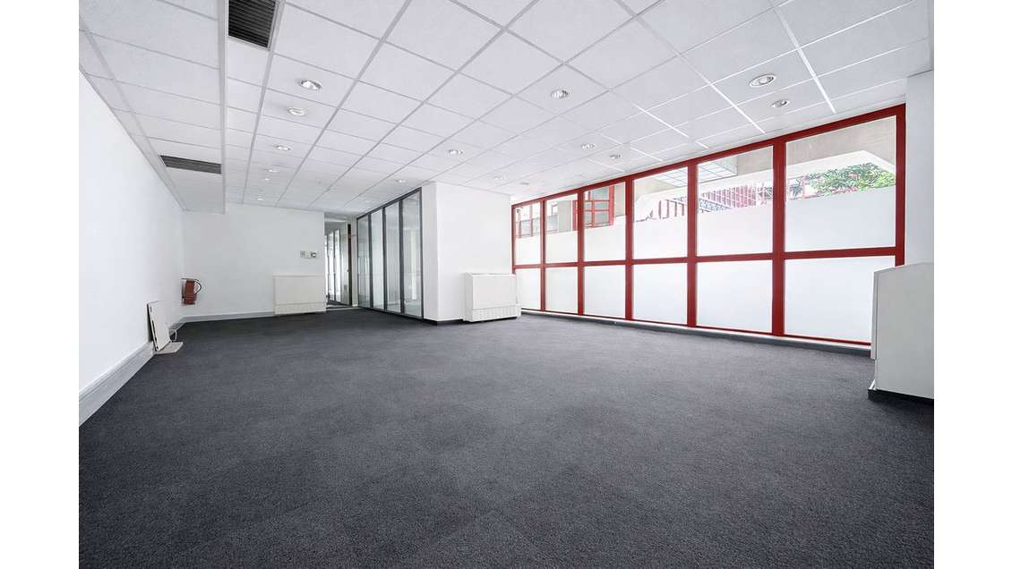 Location bureaux de 1685m² à Paris 75014