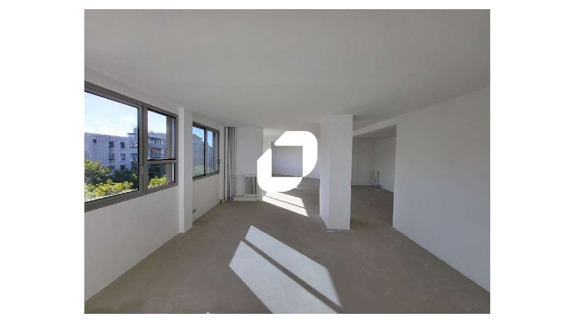 A louer Bureaux 77m² Paris