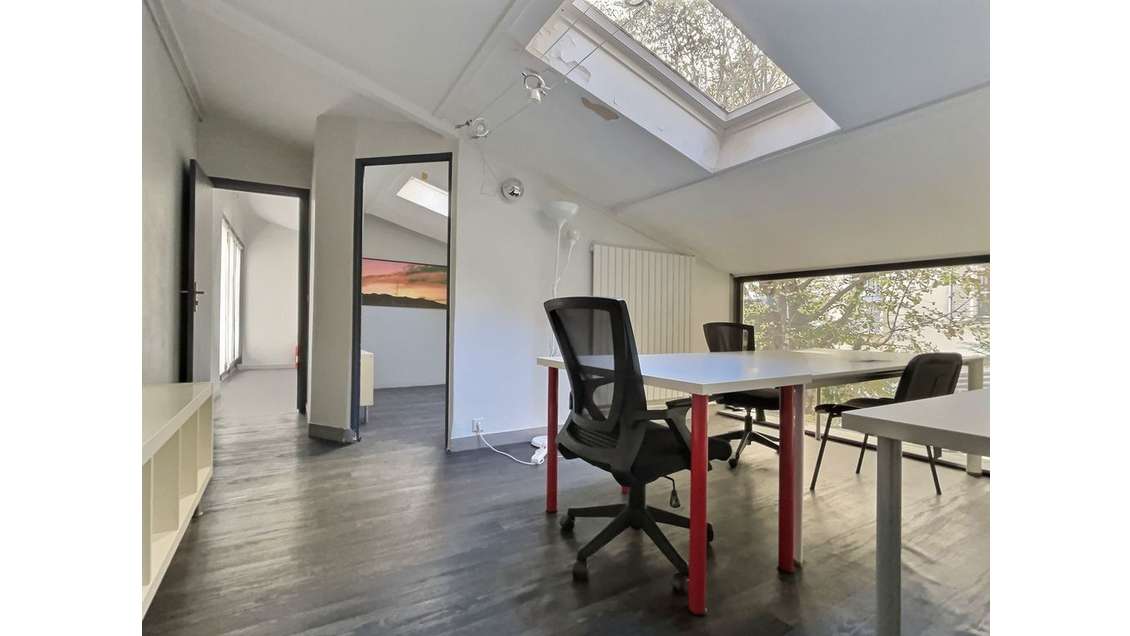 Location bureaux 135m² à Paris 75015 Beaugrenelle