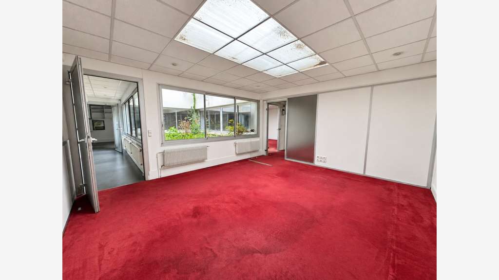 Local/bureau 237m² à louer Paris Convention 75015