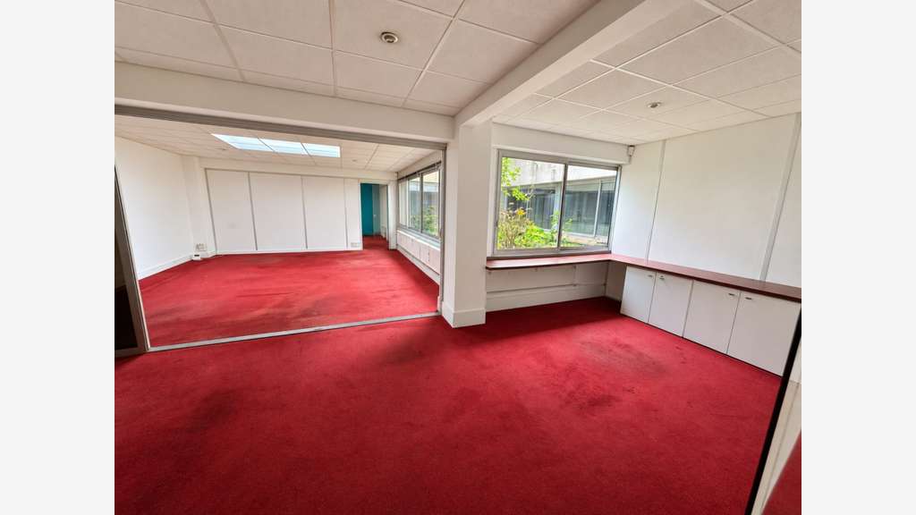 Local/bureau 237m² à louer Paris Convention 75015
