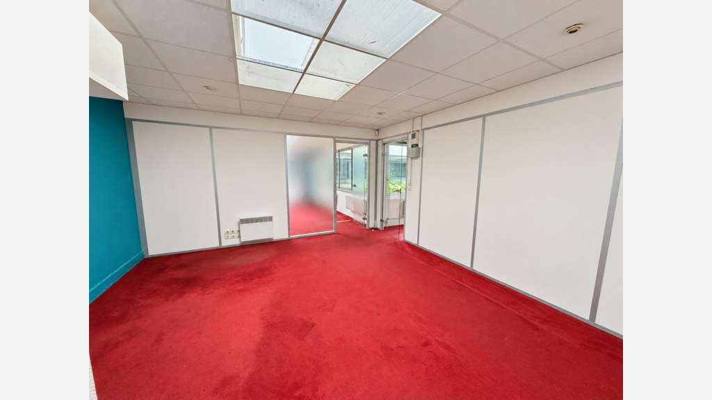 Local/bureau 237m² à louer Paris Convention 75015