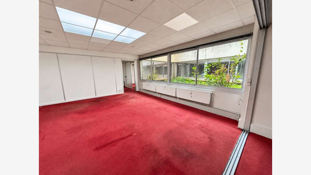 Local/bureau 237m² à louer Paris Convention 75015
