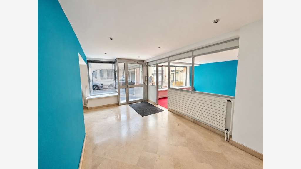 Local/bureau 237m² à louer Paris Convention 75015