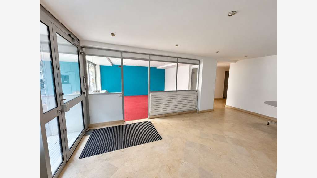 Local/bureau 237m² à louer Paris Convention 75015