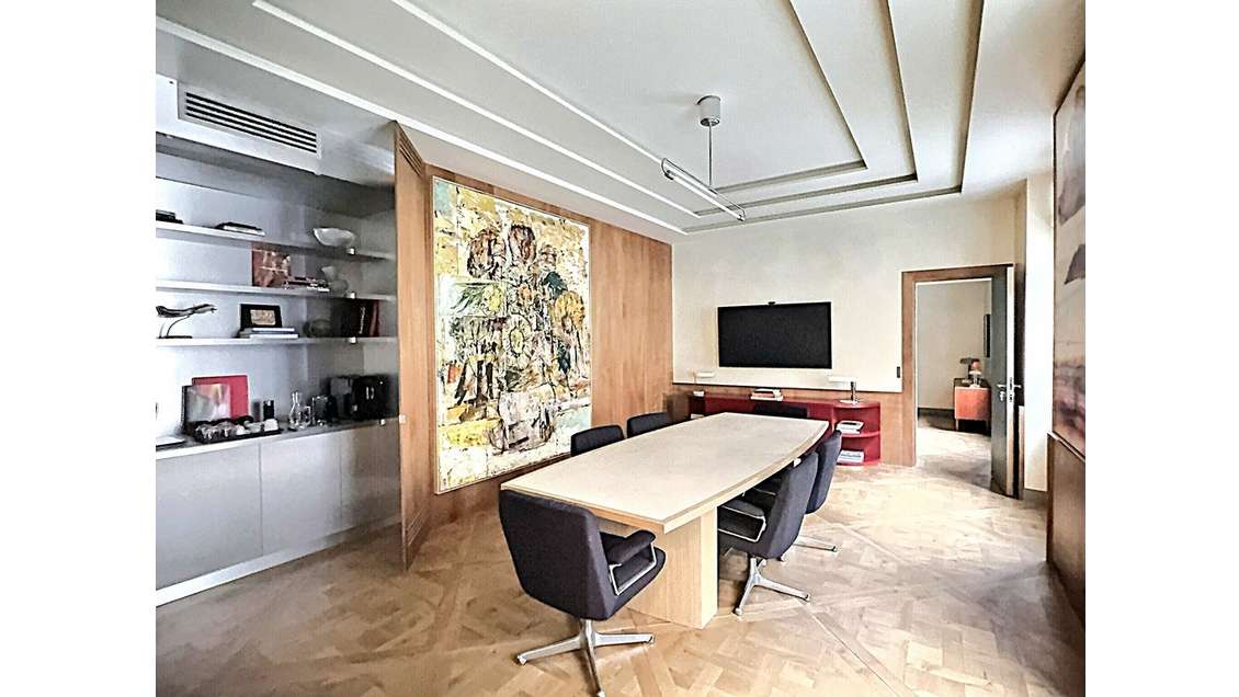 Location bureaux rénovés de 186m² à Paris 75016