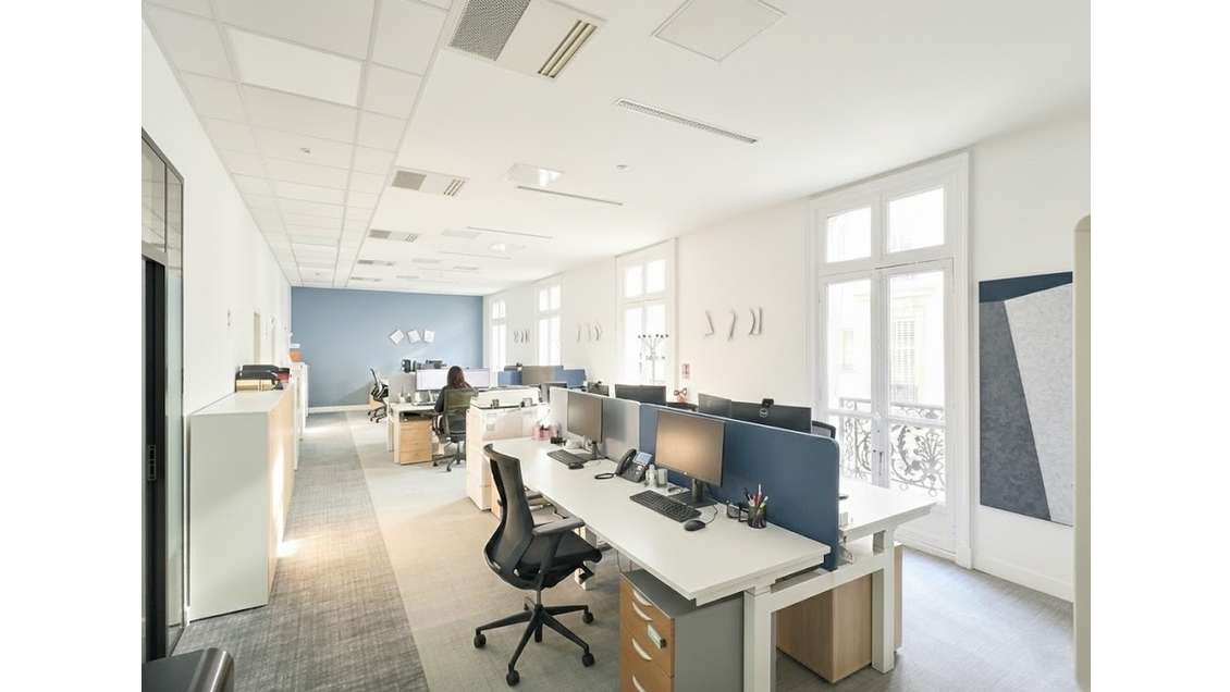 Location bureaux rénovés de 840m² à Paris 75016