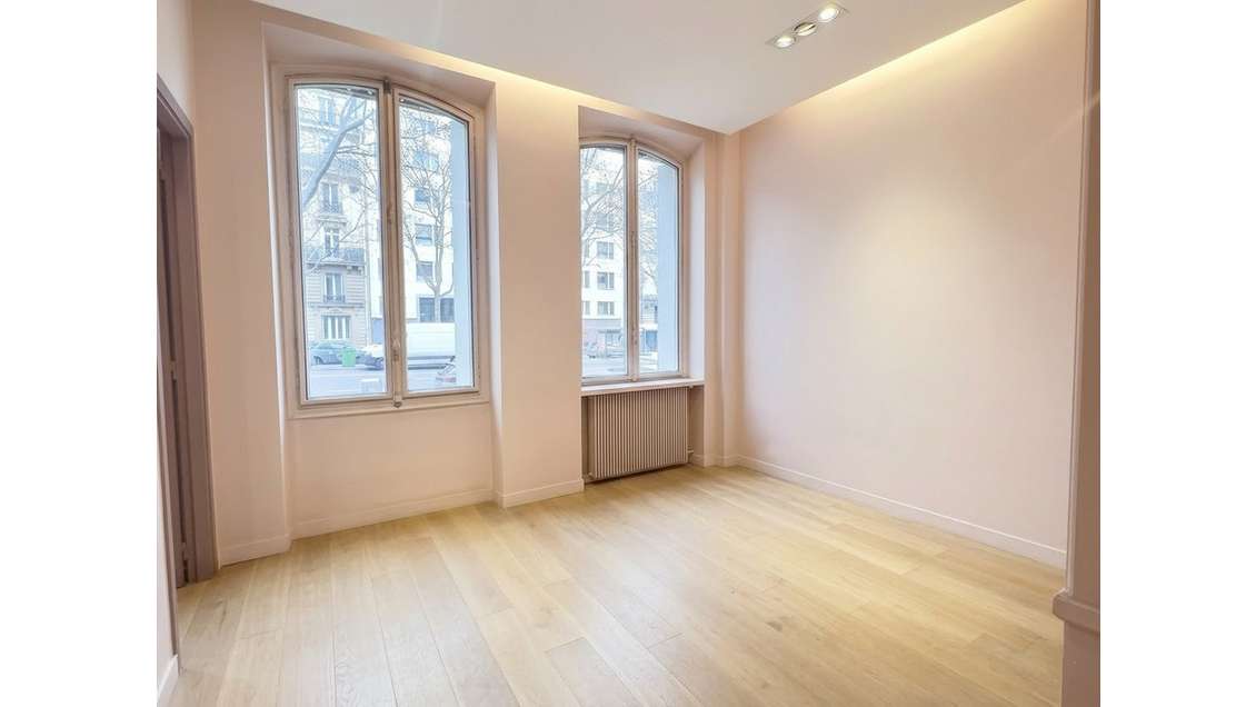 Location bureaux rénovés de 50m² à Paris 75016