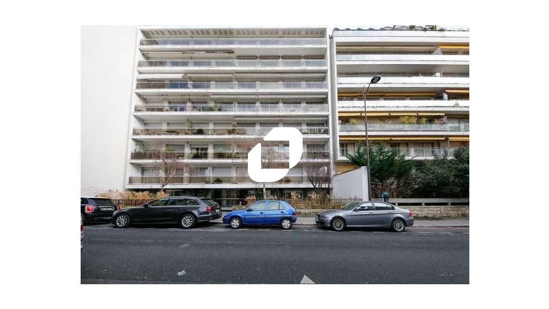 A louer Bureaux 121m² Paris