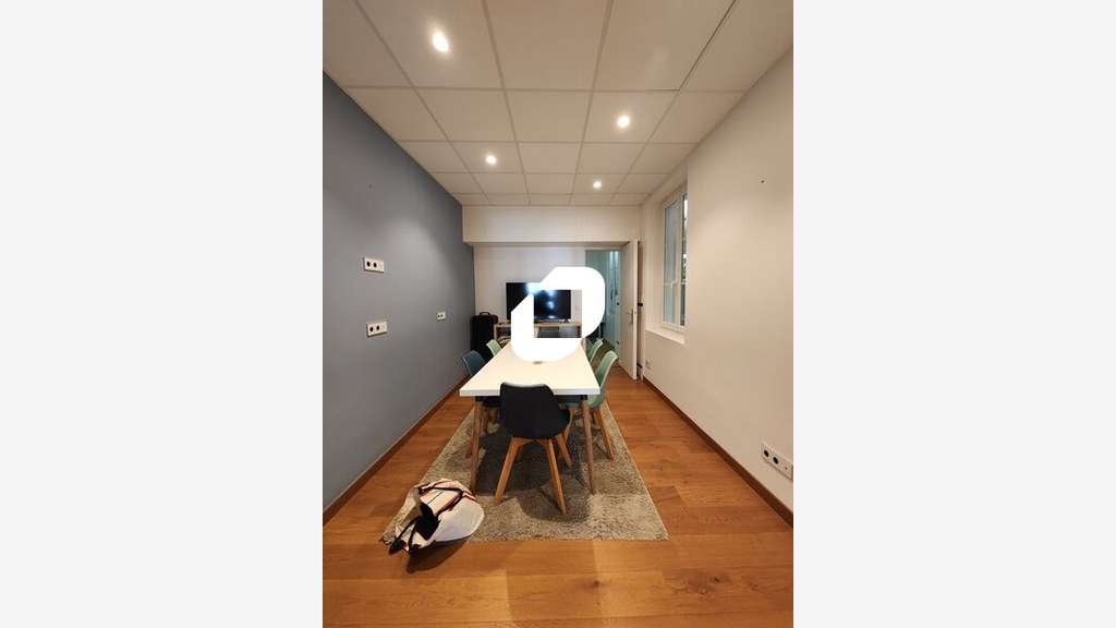 A louer Bureaux 74m² Paris