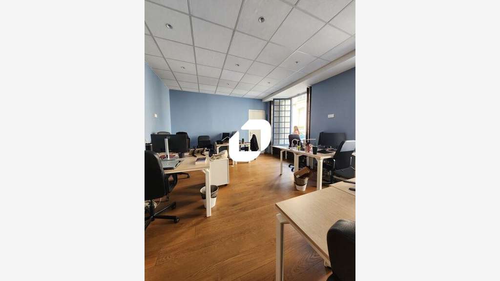 A louer Bureaux 74m² Paris