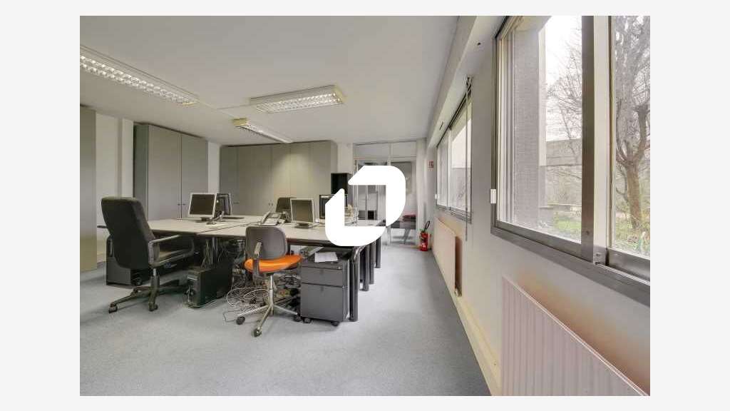 A louer Bureaux 121m² Paris