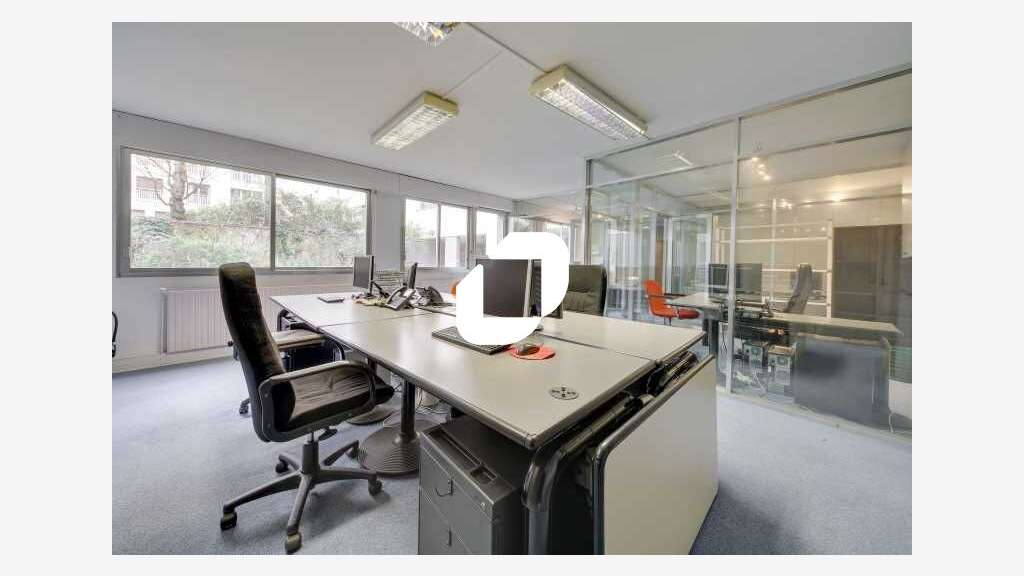 A louer Bureaux 121m² Paris
