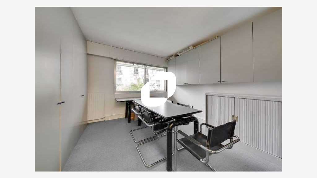 A louer Bureaux 121m² Paris
