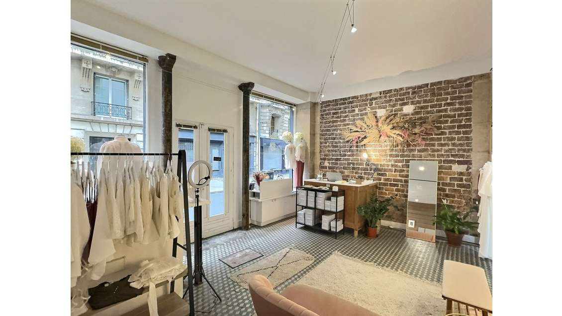 Location local avec caves à Paris 17e Batignolles