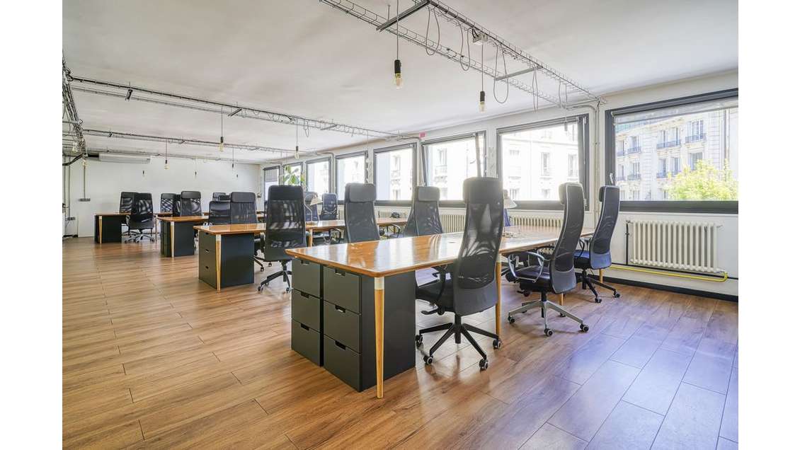 Location bureaux de 195m² Paris 75017 Batignolles