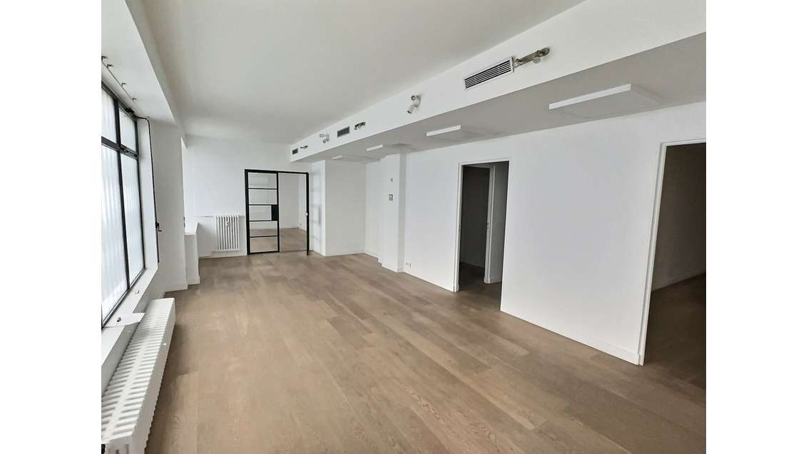 Location bureaux rénovés à Paris 17e Batignolles