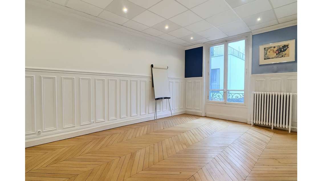 Location bureaux 65m² à Paris 17e Porte Maillot