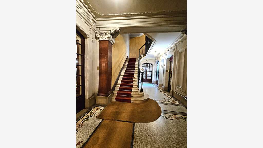 Location bureaux 95m² Place St Ferdinand 75017