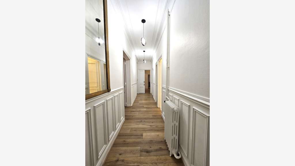 Location bureaux 95m² Place St Ferdinand 75017