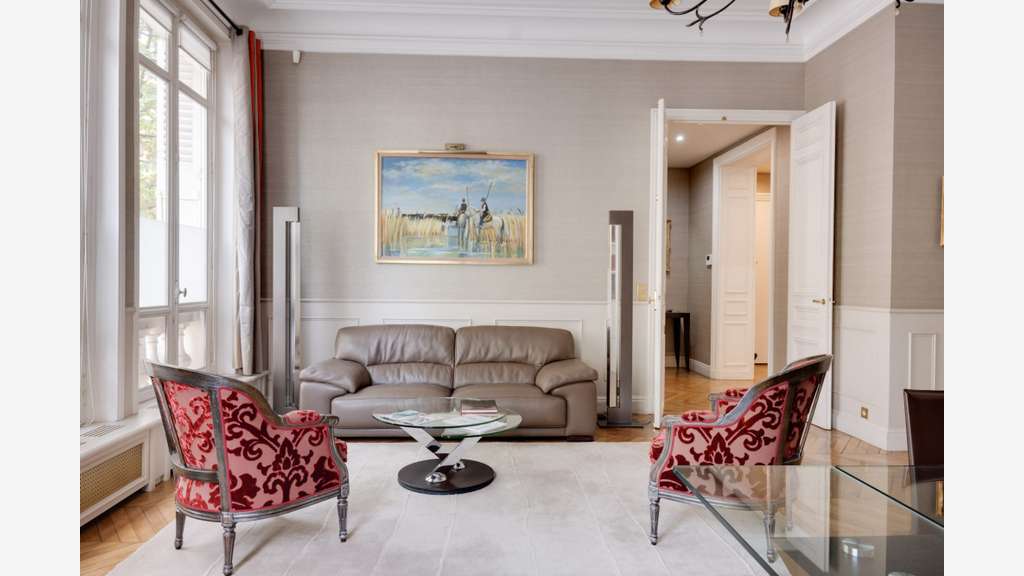 LOCATION BUREAUX 180 m² BLD MALESHERBES