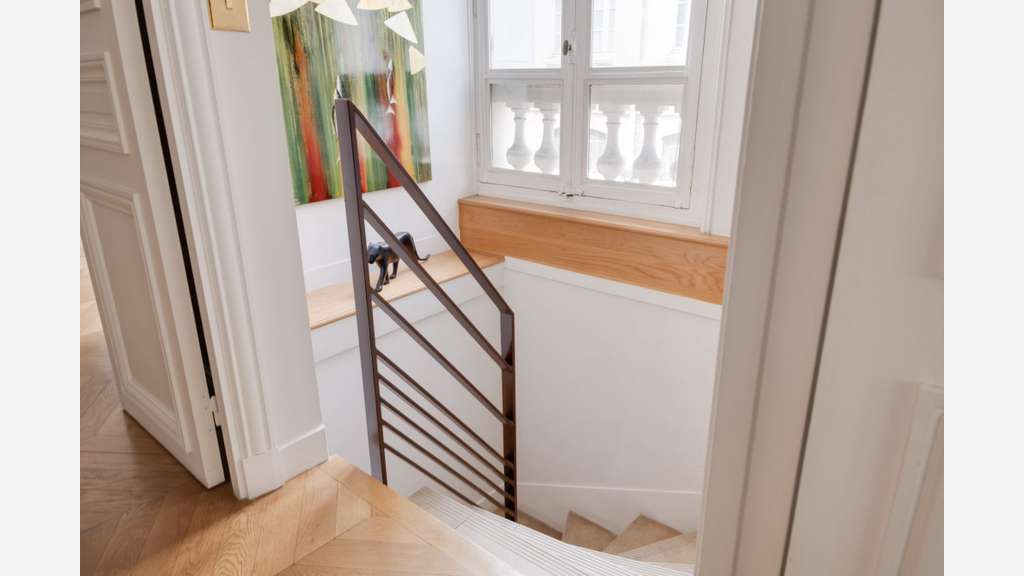 LOCATION BUREAUX 180 m² BLD MALESHERBES