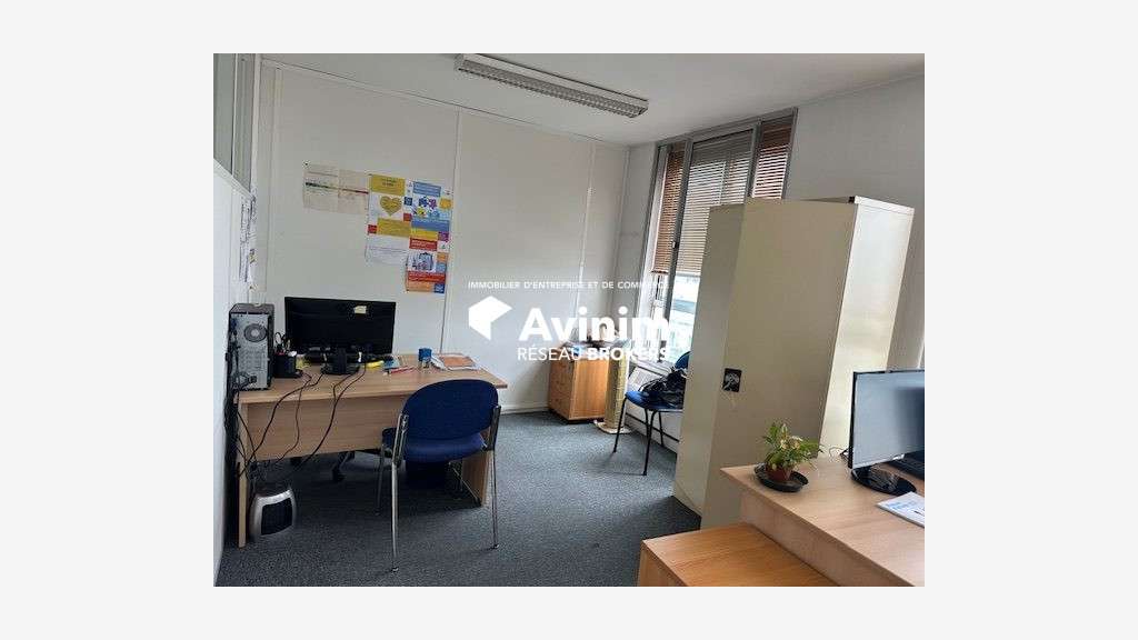A louer bureaux 330m² R+9 à Paris 18e