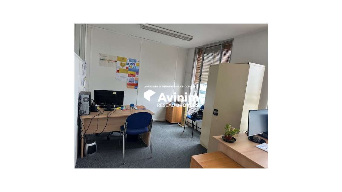 A louer bureaux 330m² R+9 à Paris 18e  