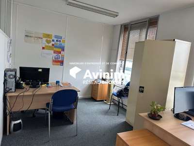 A louer bureaux 330m² R+9 à Paris 18e  