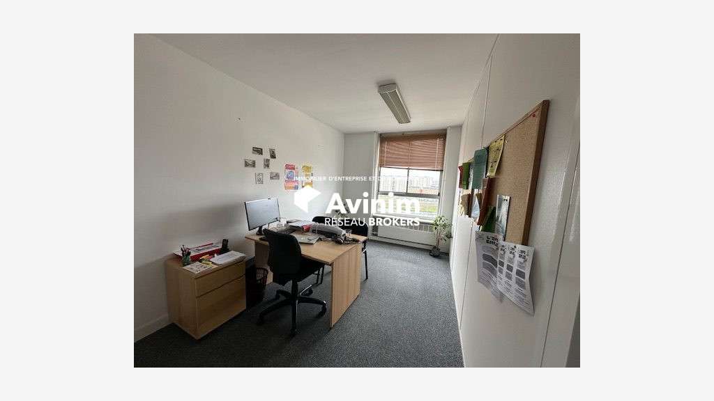 A louer bureaux 330m² R+9 à Paris 18e
