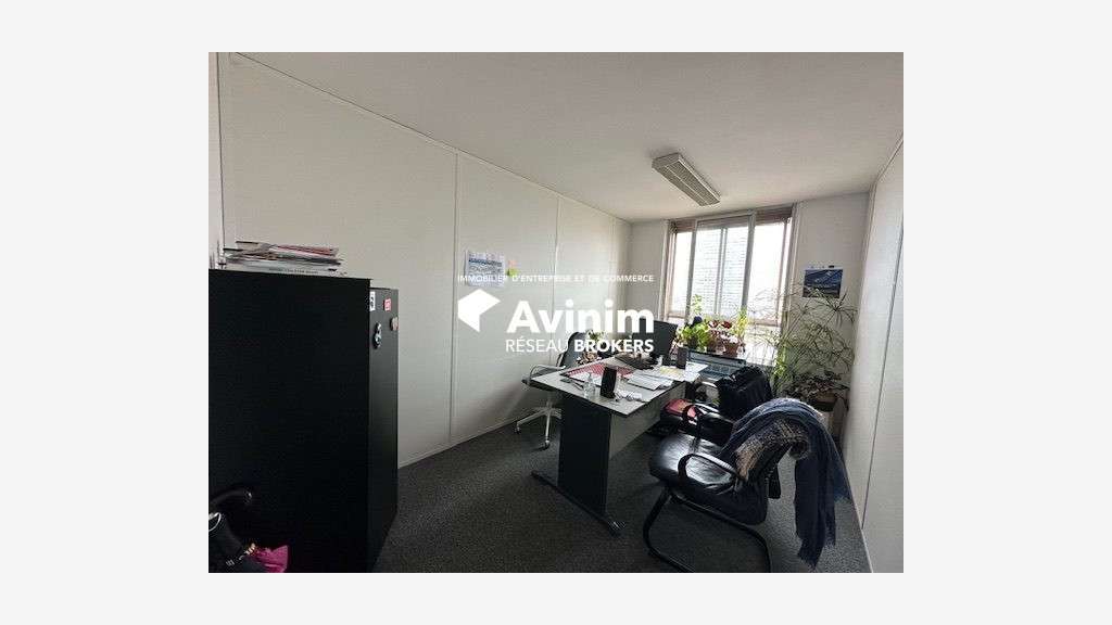 A louer bureaux 330m² R+9 à Paris 18e