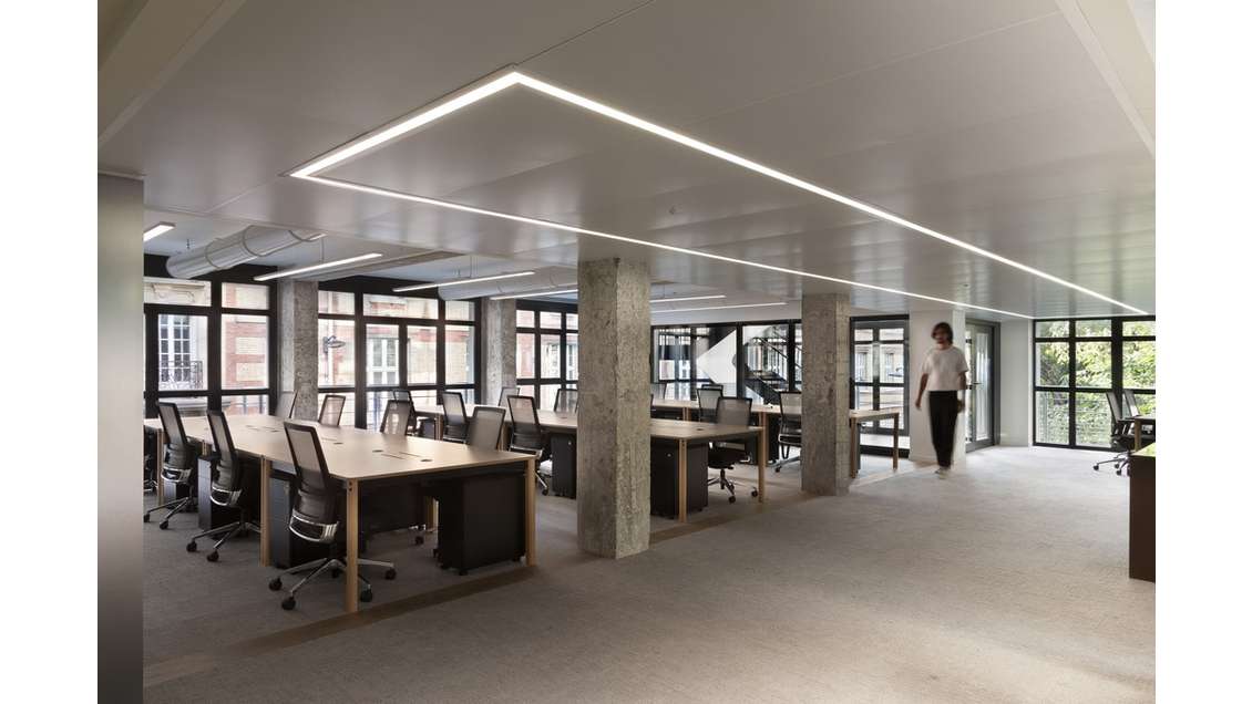 Location bureaux coworking 440m² Paris 18ème