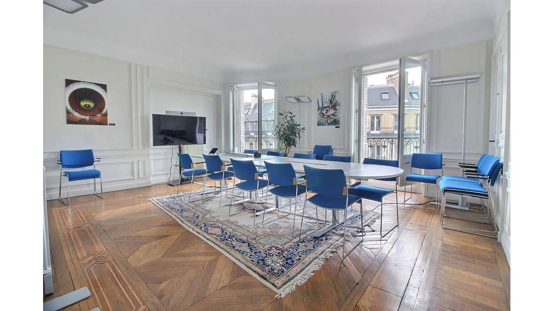 Location bureaux lumineux à Paris Opéra Pyramides