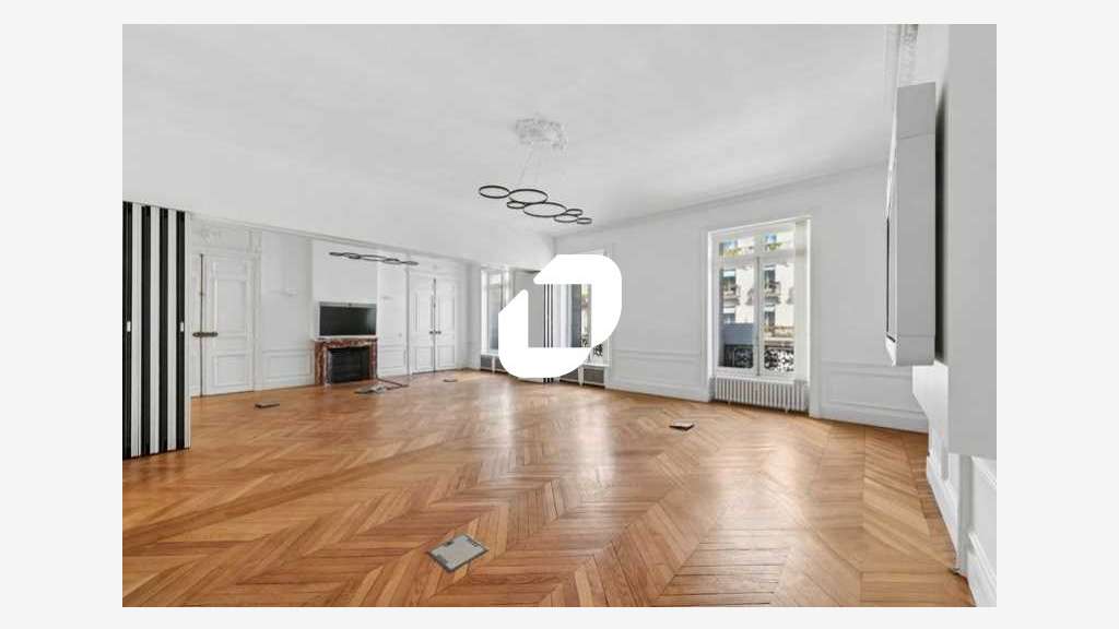 A louer Bureaux 623m² Paris