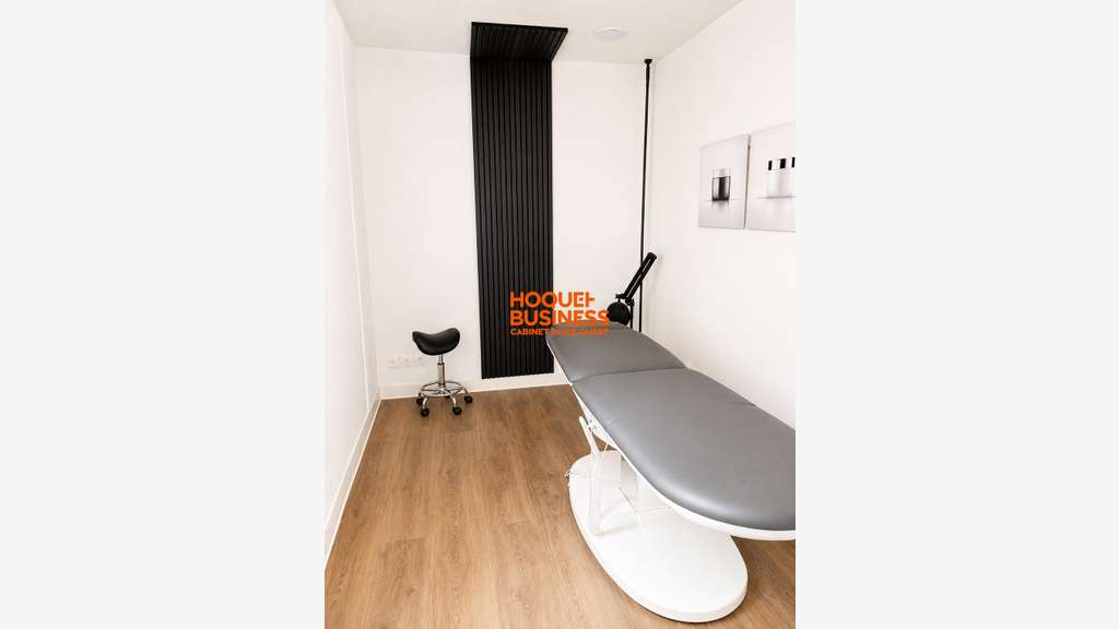 A louer local professionnel  82m² à Paris 1er