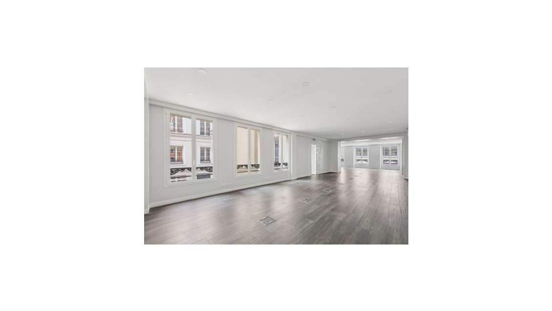 Location bureaux 154m² bon état à Paris 2e Sentier