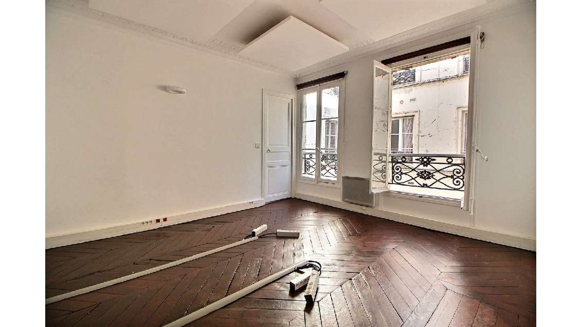 Location bureaux 37m² Paris 2ème Opéra-Bourse